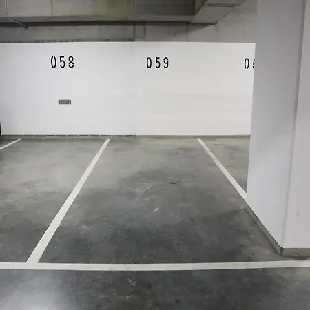 In Near The شقة *