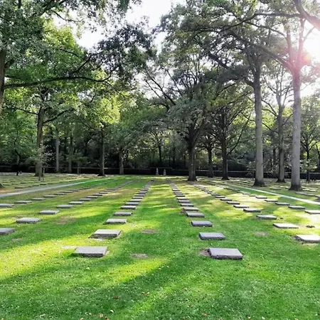 In Near The شقة *